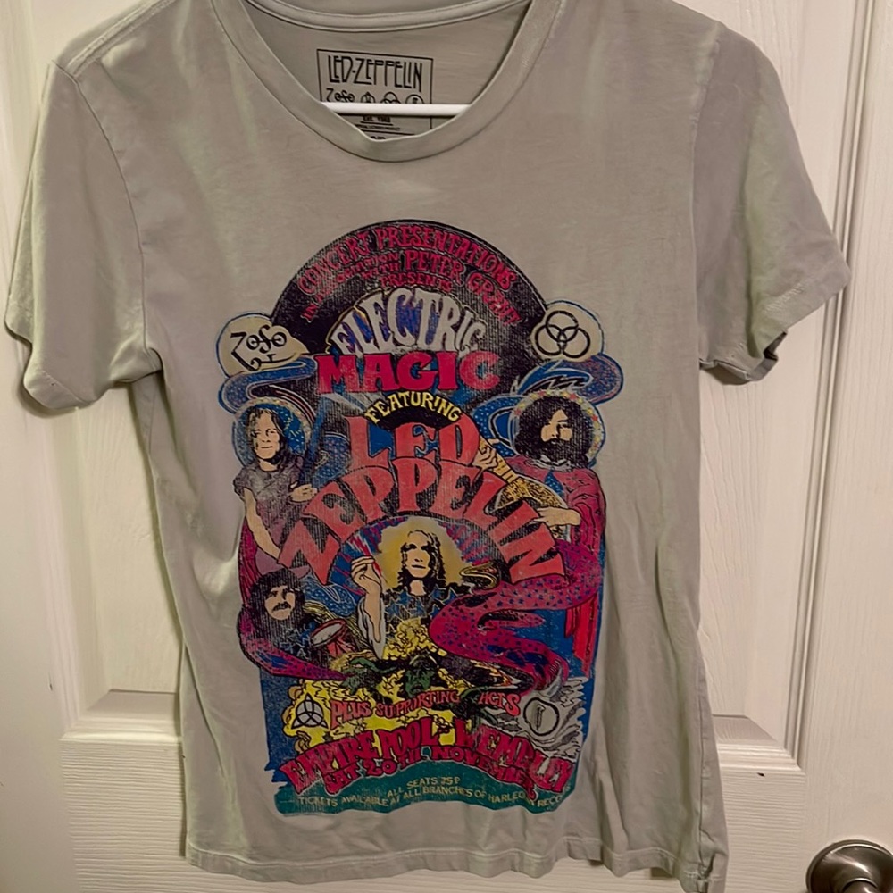 Graphic Tee size S